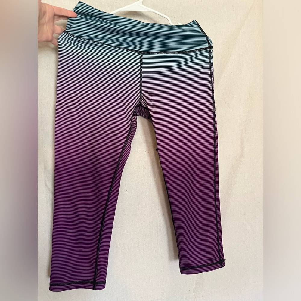 Cute ombré blue & purple striped yoga capri pants